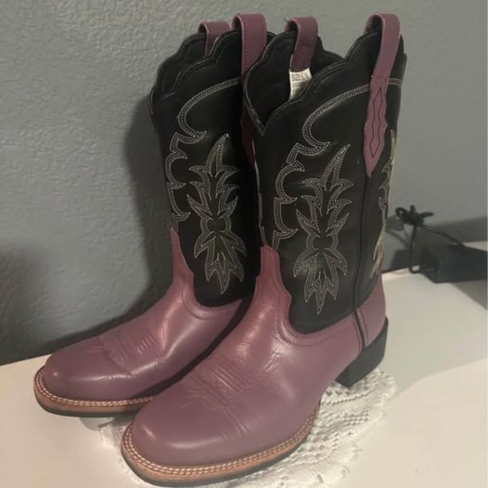 Women’s ACME Cowboy Boots 8.5